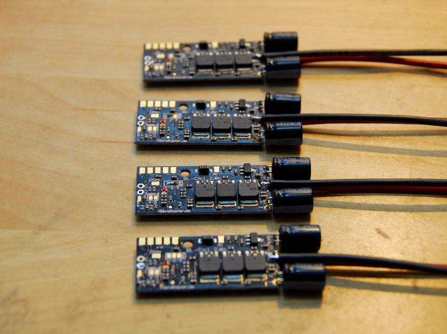 Brushless-Controller mit Zuleitungen